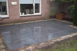 tuinhuis bestrating/oprit bestrating/keramisch terras